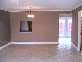Upscale! 3 BR, 2.5 BA Townhouse Near Airport in Orlando, FL (Photo 5 of 12)