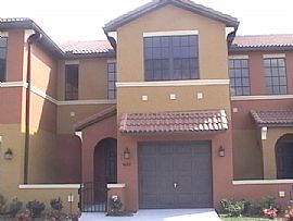 Like New! 3 BR, 2.5 BA with 1 Car Garage in Orlando, FL