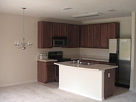 Like New! 3 BR, 2.5 BA with 1 Car Garage in Orlando, FL (Photo 2 of 7)