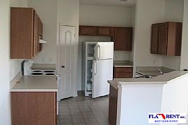 Beautiful! Like New 3/2.5/2 Townhouse - Pets Welcome in Orlando, FL (Photo 2 of 10)