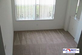 Beautiful! Like New 3/2.5/2 Townhouse - Pets Welcome in Orlando, FL (Photo 4 of 10)