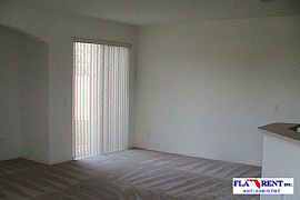 Beautiful! Like New 3/2.5/2 Townhouse - Pets Welcome in Orlando, FL (Photo 7 of 10)