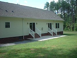 3 BR Home on Lake Gaston in Littleton, NC (Photo 3 of 7)