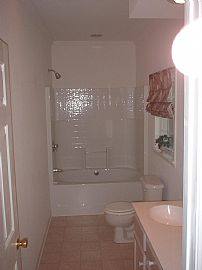 3 BR Home on Lake Gaston in Littleton, NC (Photo 6 of 7)