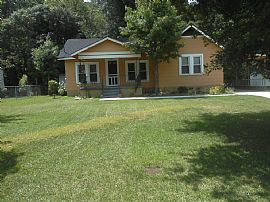 3 Br, 1 Ba Home with Hardwood Floors in Forest Park, GA