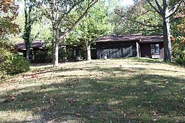 Lake Home For Rent in Springfield, IL (Photo 3 of 5)