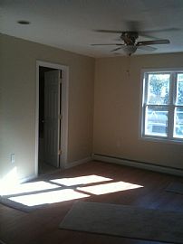 Single Family Home For Rent in Saugus, MA (Photo 3 of 5)