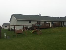 4 Bedroom, 2.5 Bath Home Near Kennedy School in Janesville, WI (Photo 2 of 3)