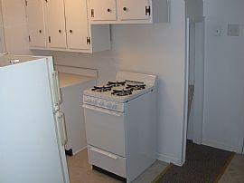 2 Bedroom Duplex Apartment Off Division St. in Urbana, IL (Photo 8 of 9)