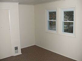 2 Bedroom Duplex Apartment Off Division St. in Urbana, IL (Photo 9 of 9)
