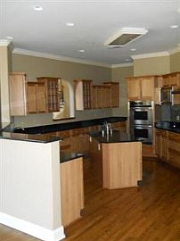 Executive, Custom 5 Bedroom Home For Lease in Memphis, TN (Photo 2 of 9)