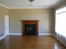 Executive, Custom 5 Bedroom Home For Lease in Memphis, TN (Photo 4 of 9)