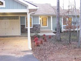 Beautiful 2 BR Duplex Home in Quiet Neighborhood Setting in Columbus, NC
