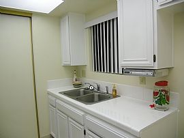 Remodeled Ventura 2 Bedroom Condo-Close to Starbucks and Kohl'S in Ventura, CA (Photo 2 of 2)