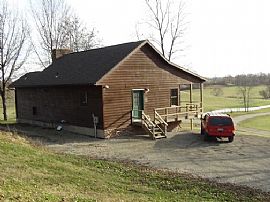 2 Bedroom Near Salt Fork State Park in Cambridge, OH (Photo 4 of 8)
