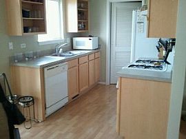 2 BR, 1.5 BA Townhouse with Full Fences and Yard, Wood Floors  in Montgomery, IL (Photo 5 of 10)