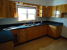 2 Bedroom Apartment in Brick 2-Flat Building in Chicago, IL (Photo 3 of 4)