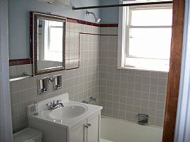 2 Bedroom Condo in Brick 4-Flat Building in Chicago, IL (Photo 3 of 4)