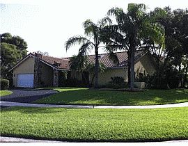 Delightful 4 Br, 2 Ba Home with Updated Kitchen in Plantation, FL