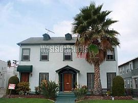 Hancock Park Adjacent 2 Bedroom Upper Duplex  in Rimpau, CA