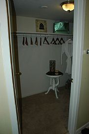 Magnificent Top Floor Two Bedroom Apartment in Independence, MO (Photo 12 of 12)