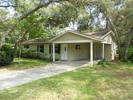 Renovated 3 Bed Room 2 Bath Home Available Now Pets Allowed in Mount Dora, FL