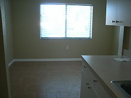 Wonderful 2 Bedroom and 1 Bath.Affordable! in Bradenton, FL (Photo 2 of 8)