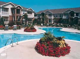 $900 Savings in a 3 Bedroom/2 Bathroom Apartments in Overland Park, KS (Photo 3 of 3)