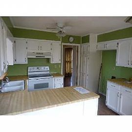 3 Bedroom 2.5 Bath on Large Corner Lot  in Birmingham, AL (Photo 3 of 5)