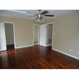 3 Bedroom 2.5 Bath on Large Corner Lot  in Birmingham, AL (Photo 5 of 5)