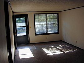 One Bedroom and Studio Apartments in Northern Findlay in Findlay, OH (Photo 2 of 6)