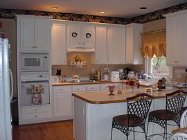 Gorgeous Traditional Home, Nearby Schools, Min. 1 Year Lease in Louisville, KY (Photo 10 of 12)