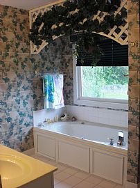 Gorgeous Traditional Home, Nearby Schools, Min. 1 Year Lease in Louisville, KY (Photo 3 of 12)