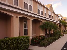 Beautyful and Cozy 2br Townhouse, Contemporary. in Largo, FL
