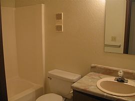2 Bed 1 Bath Island Style Apartment  in Grand Rapids, MI (Photo 7 of 8)