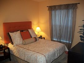 Nice Sun Room Aparmtent with Great and Relaxing View in Overland Park, KS (Photo 4 of 11)