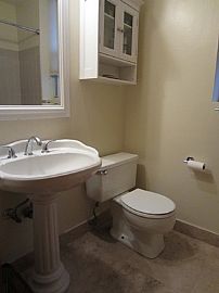 505 W Fullerton 2  Fully Furnished Short Term Rental Available! in Chicago, IL (Photo 12 of 12)