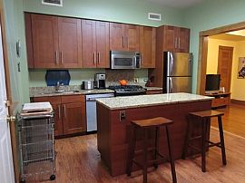 505 W Fullerton 2  Fully Furnished Short Term Rental Available! in Chicago, IL (Photo 5 of 12)