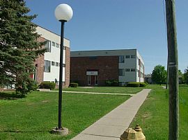 2 Bedroom Apartment Minutes to Grape Rd in South Bend, IN (Photo 8 of 9)