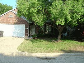 Nice 3 Bedroom, 2 Bath Home with Brick Design in Fort Worth, TX
