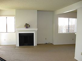 3 Bedroom 2.5 Bath - 2 Garage - Yard - Laundry in Huntington Beach, CA (Photo 4 of 7)