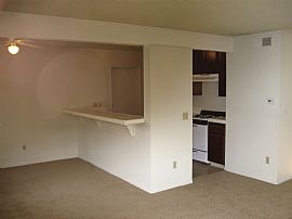 3 Bedroom 2.5 Bath - 2 Garage - Yard - Laundry in Huntington Beach, CA (Photo 5 of 7)