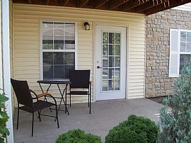 Ground Floor 2br with Attached Garage in Independence, MO (Photo 11 of 12)