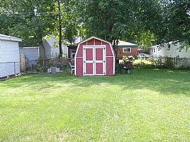 3 Bedroom 1 Bath on a Double Lot! in Dearborn Heights, MI (Photo 3 of 12)