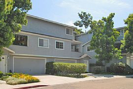 1 Room For Rent in 3 Bdr/3 Bth Townhouse in San Diego, CA