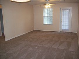 Next 3 Leases, $500 Off! in Independence, MO (Photo 3 of 5)