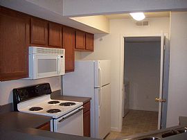 Ground Floor 1 Bedroom with Upgrades! in Independence, MO (Photo 2 of 6)