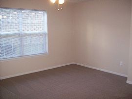 Ground Floor 1 Bedroom with Upgrades! in Independence, MO (Photo 6 of 6)