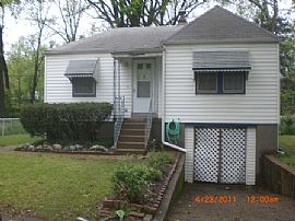 2 Bedroom Home on Quiet Street in Jennings, MO