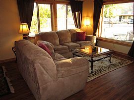 Mid-Century Modern- Furnished 3 Bedroom with Utilities Included in Twentynine Palms, CA (Photo 5 of 12)